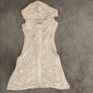 Sleeveless jacket top